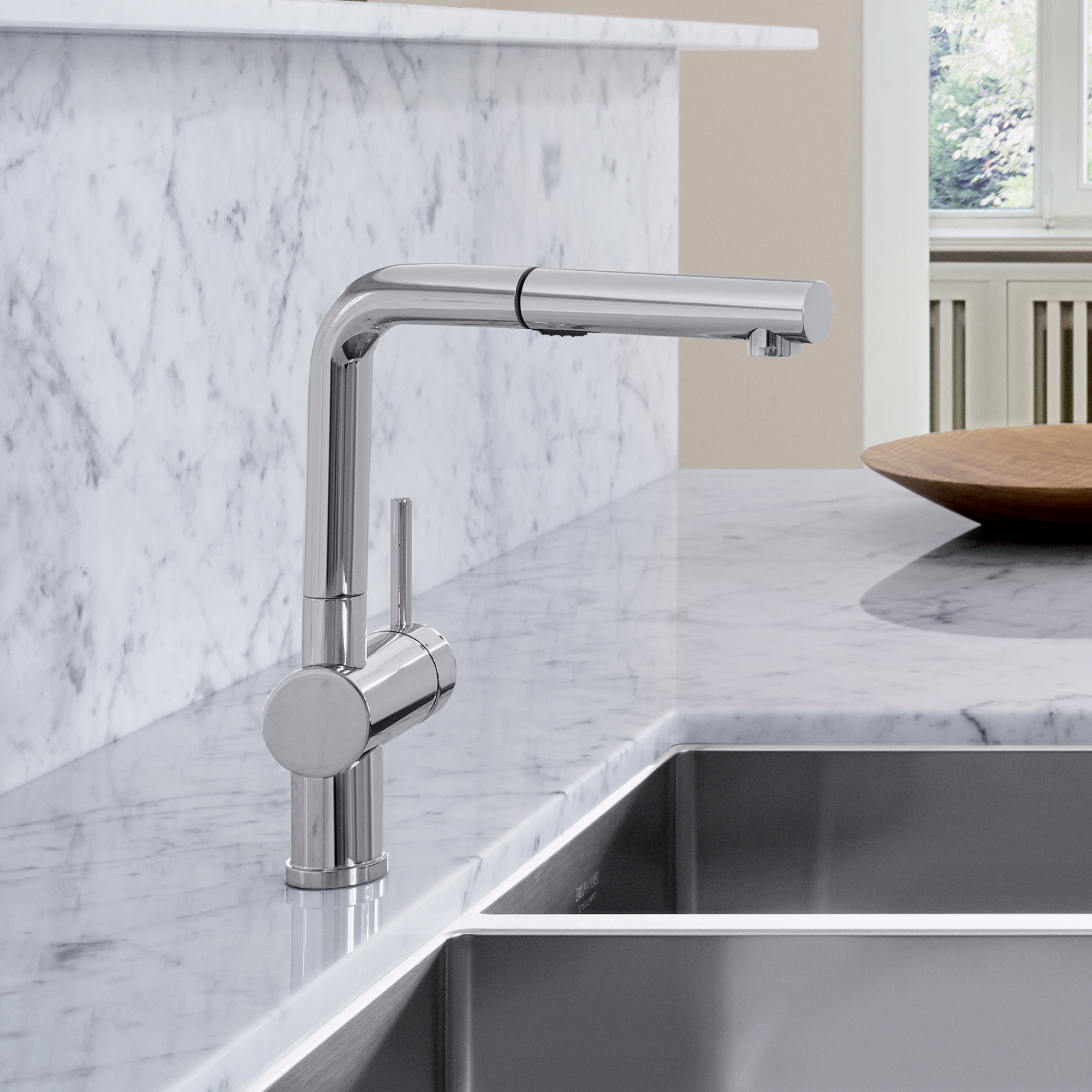 526365 - Blanco 526365 - Linus Low Arc Pull-Out Dual-Spray Kitchen