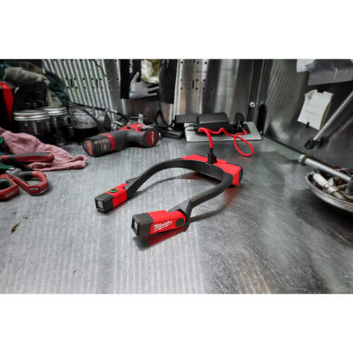 2117-21 - Milwaukee 2117-21 - REDLITHIUM USB 400L Neck Light